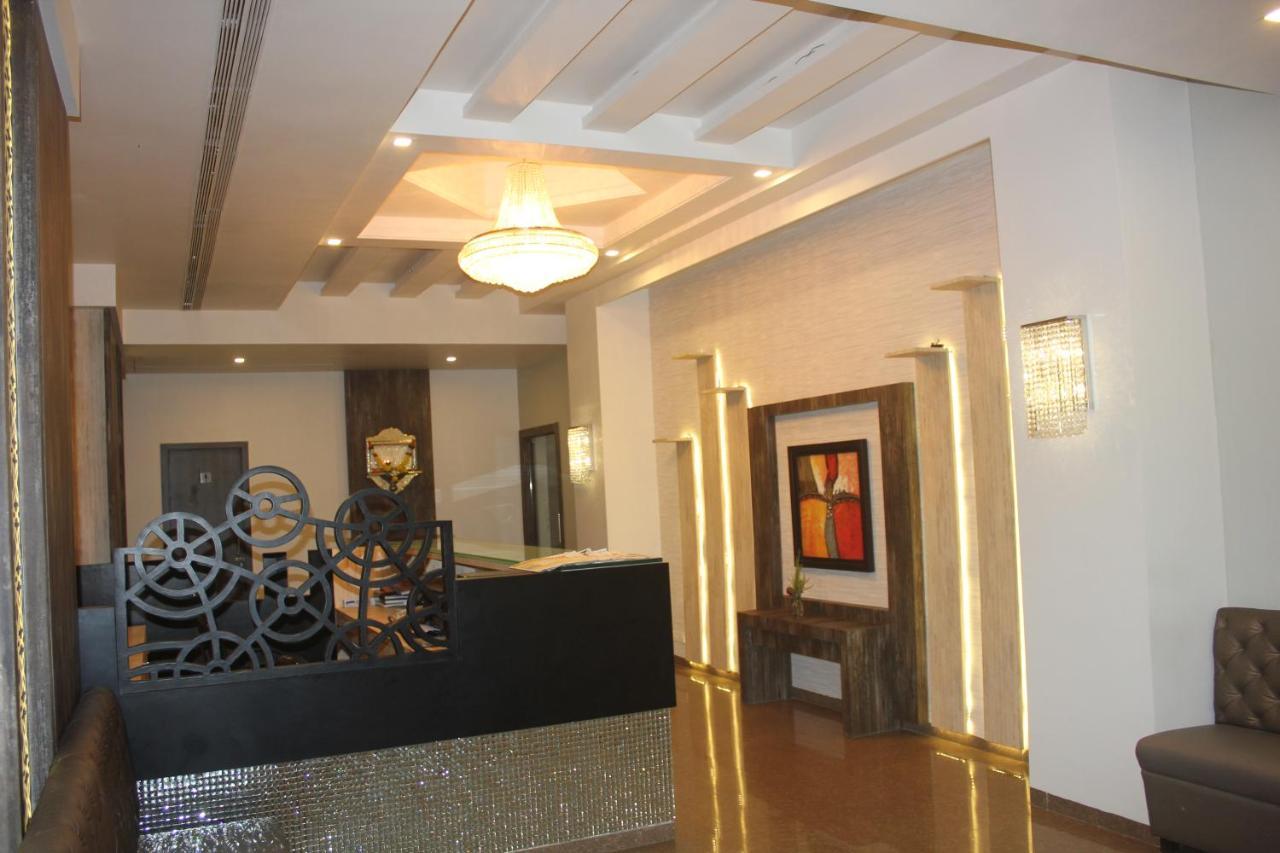 Nimantran Navi Mumbai Exterior foto