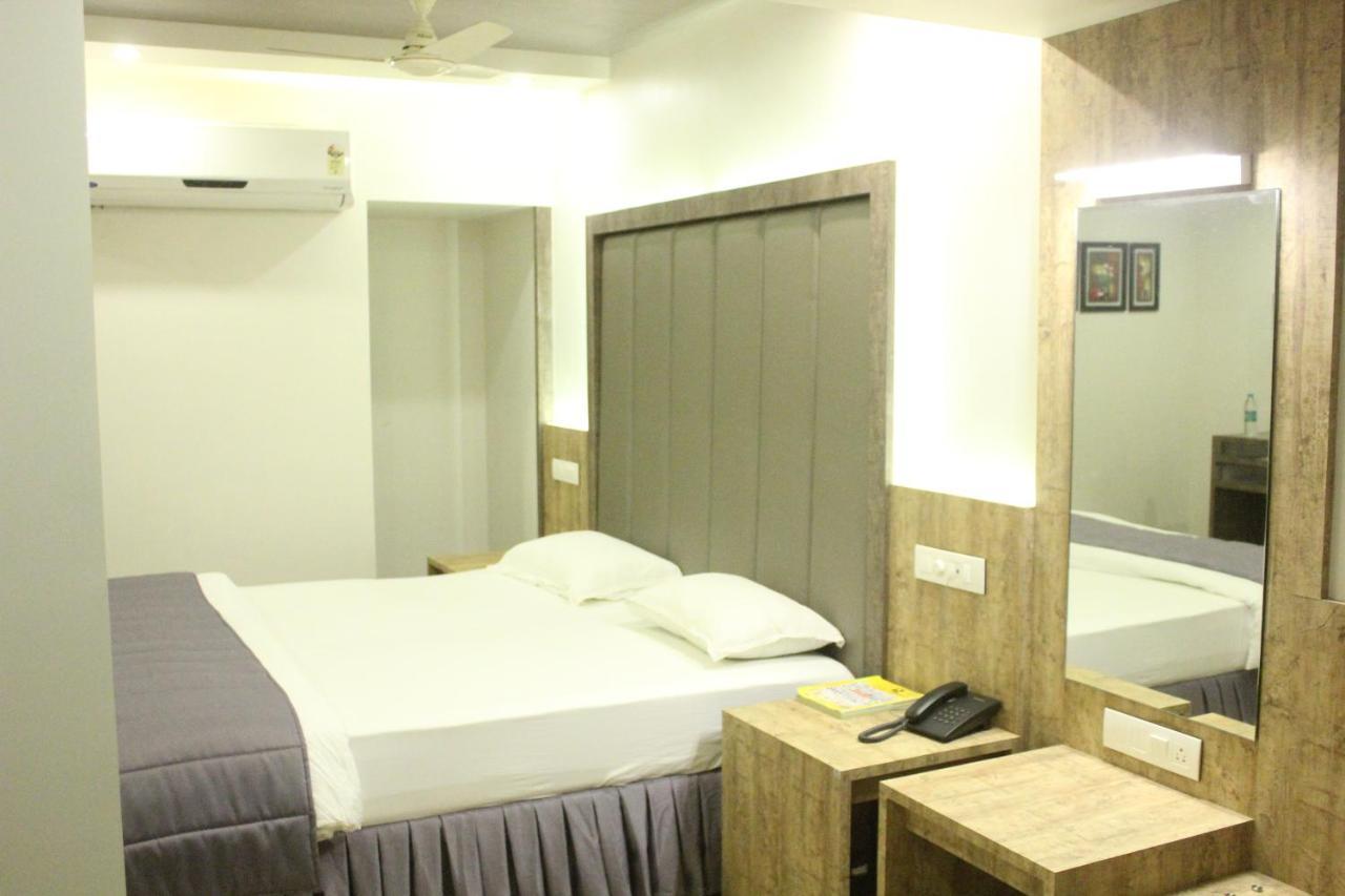 Nimantran Navi Mumbai Exterior foto