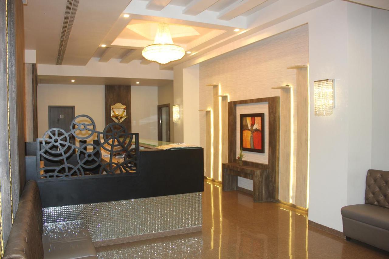 Nimantran Navi Mumbai Exterior foto