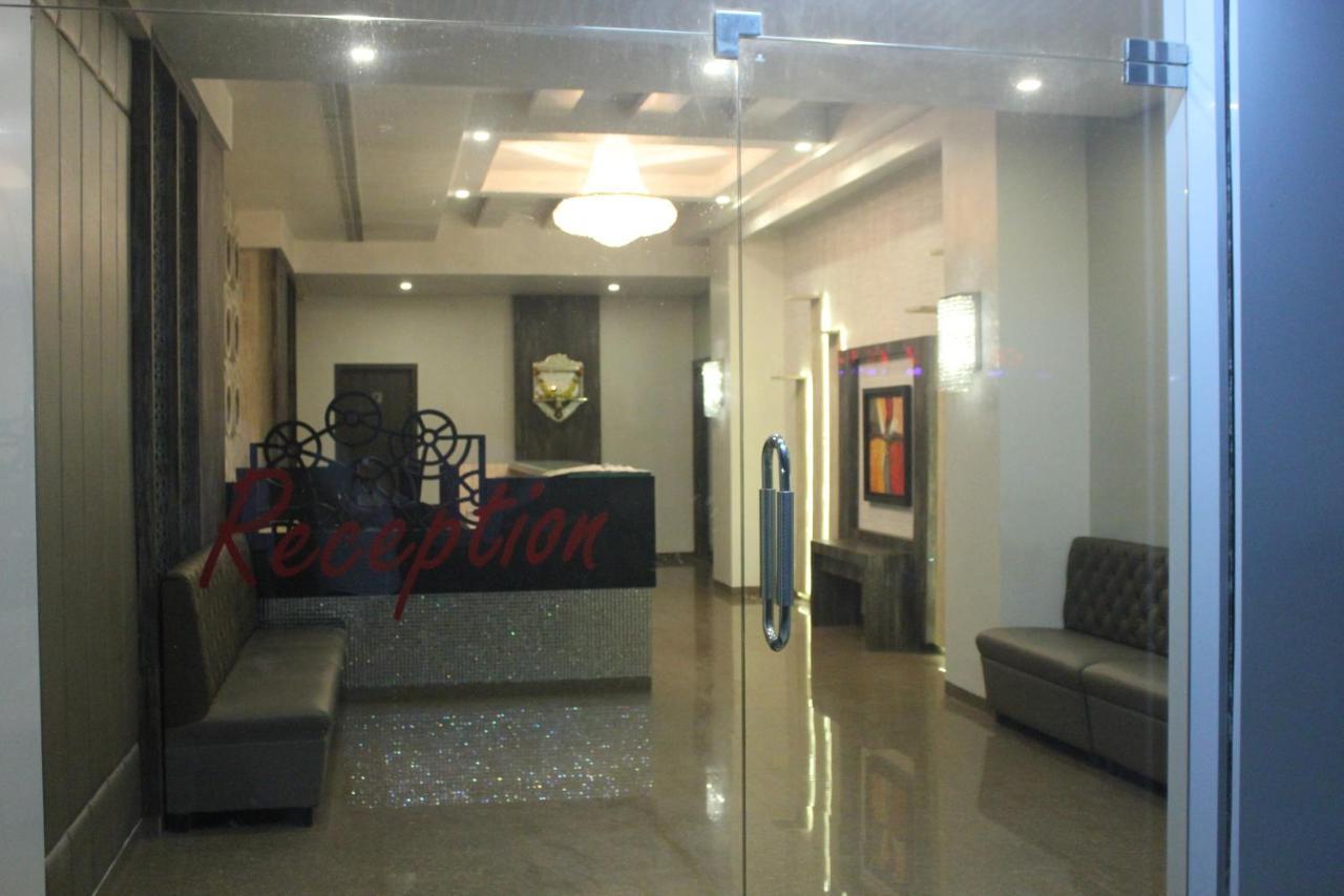Nimantran Navi Mumbai Exterior foto